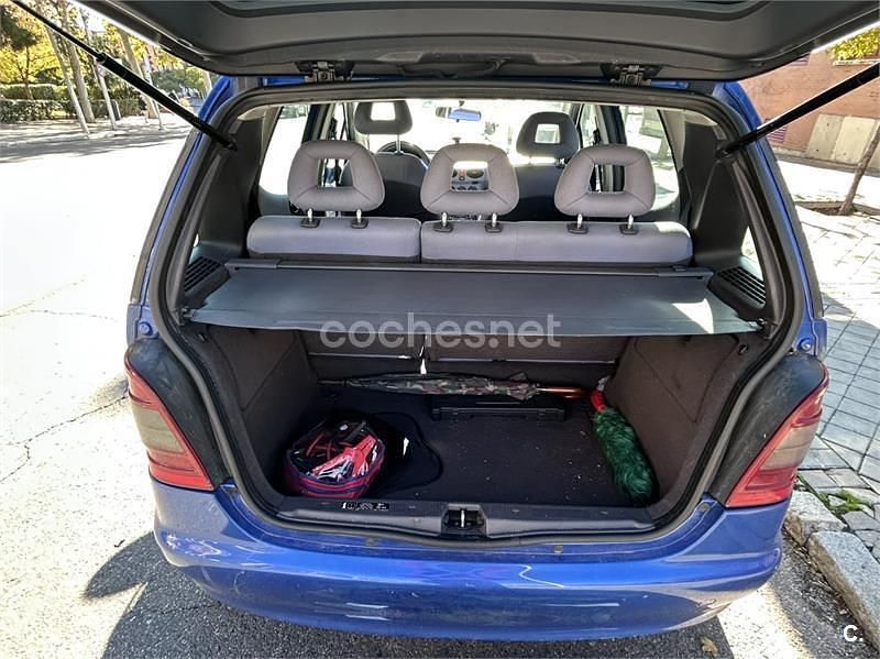Usado Mercedes A160 Avantgarde 60 CV (44 kW) 1999 Azul Monovolumen