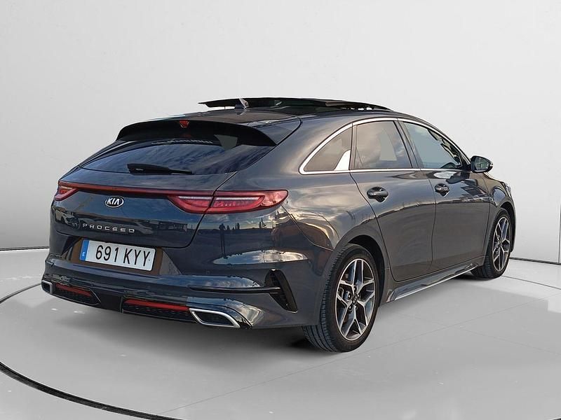 Usado Kia Ceed GT-Line 136 CV (100 kW) 2019 Gris Utilitario