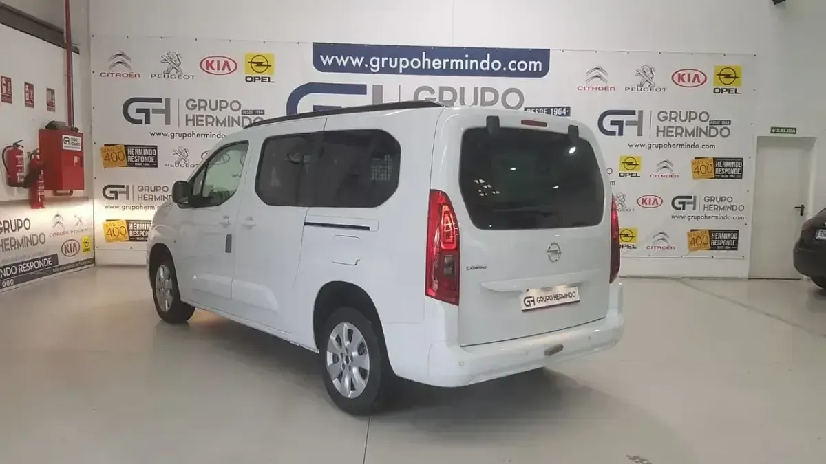 Usado Opel Combo Business Elegance 130 CV (95 kW) 2023 Blanco Monovolumen
