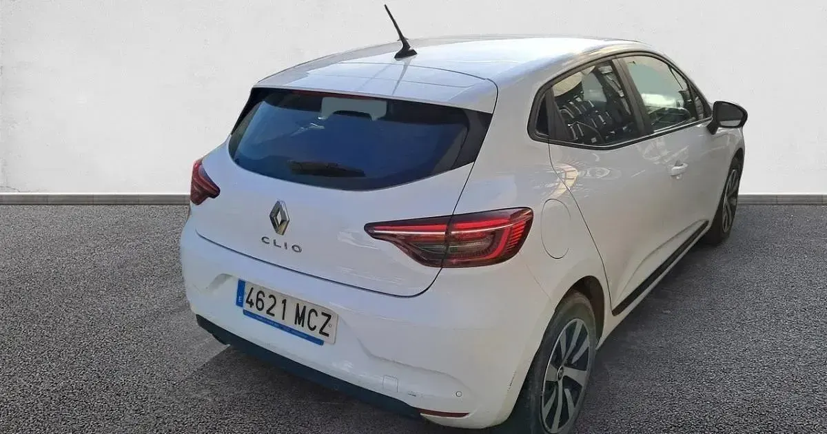 Käytetty Renault Clio V Intens 100 HP (73 kW) 2022