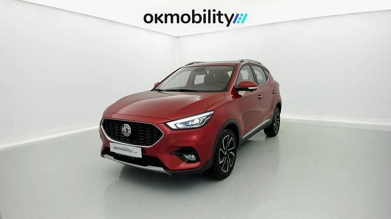 Usado MG ZS Luxury 106 HP (77 kW) 2023 Vermelho Sedan