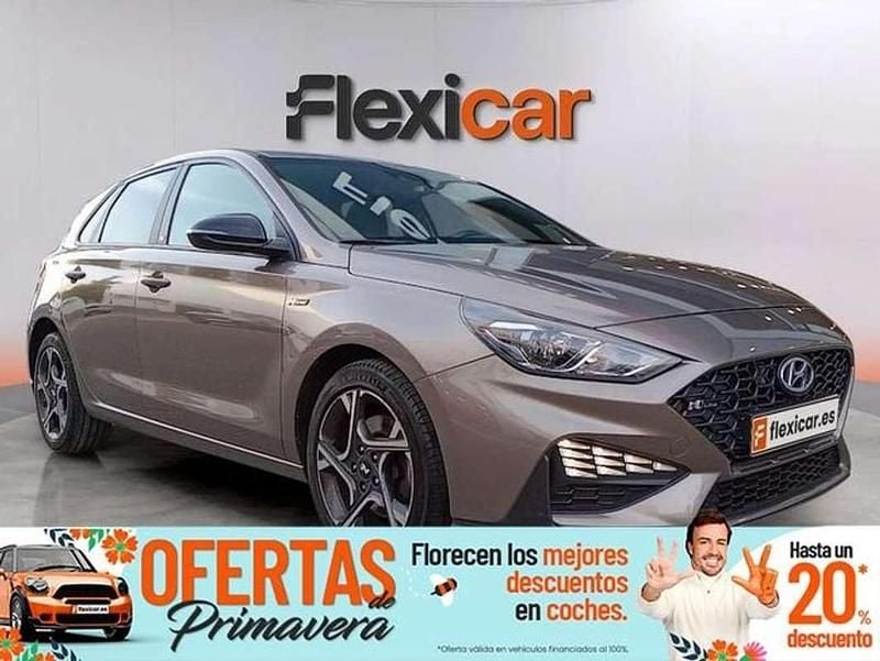 Usado Hyundai i30 N Line 120 CV (88 kW) 2023 Beige Berlina