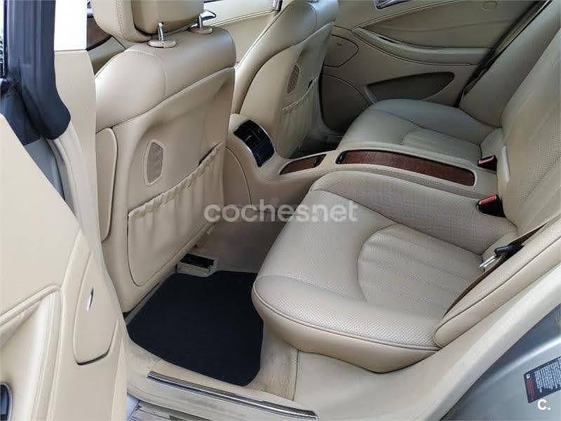 Usado Mercedes CLS320 224 CV (164 kW) 2007 Beige Berlina