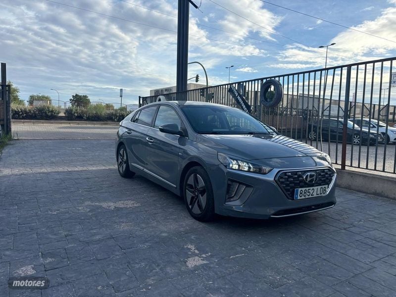 Gris Usado 2019 Hyundai Ioniq Berlina | 13.900 € (Un poco caro) - Imagen 1/4