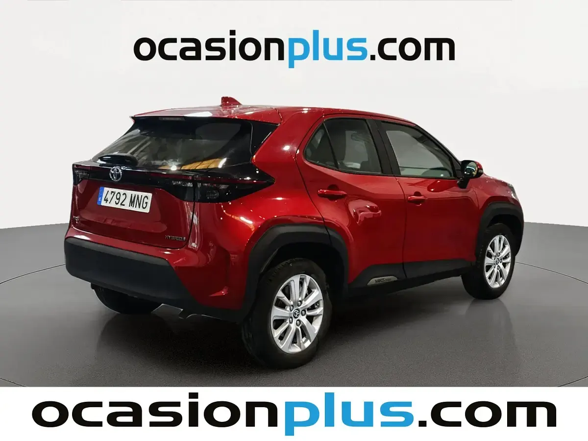 Usado Toyota Yaris Cross Business Edition 116 CV (85 kW) 2024 Blanco SUV