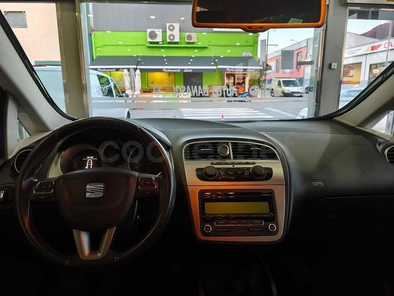 Usado Seat Altea XL I-Tech 105 CV (77 kW) 2014 Gris / plata Monovolumen