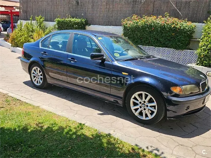 Usado BMW 320 150 CV (110 kW) 2004 Azul Berlina