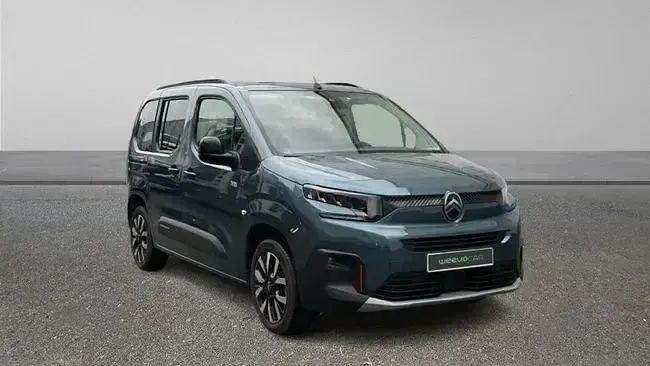 Usado Citroën Berlingo 130 CV (95 kW) 2024 Azul Monovolumen