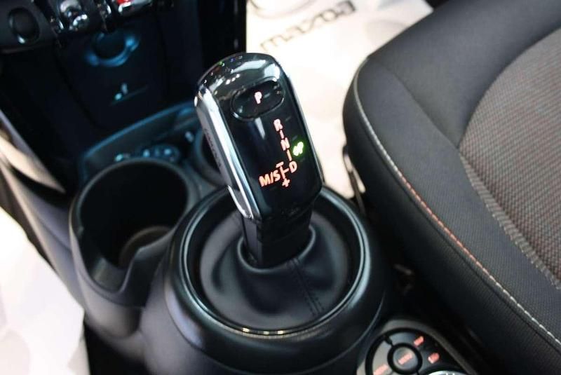 Usado Mini Cooper 136 CV (100 kW) 2024 Rojo Utilitario