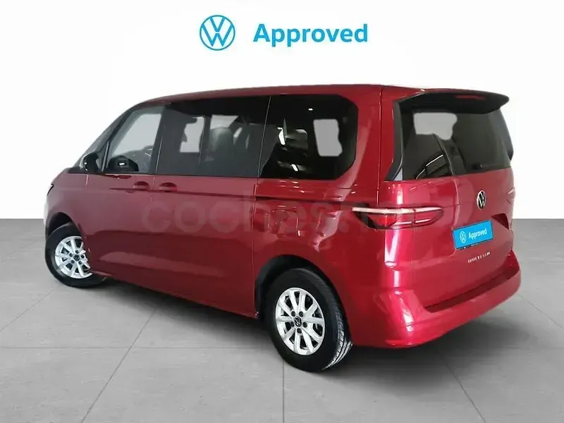 Usado VW Multivan 150 CV (110 kW) 2024 Rojo Monovolumen