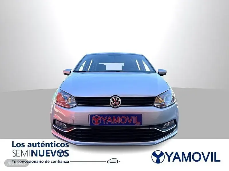 Usado VW Polo Advance 90 CV (66 kW) 2014 Plateado Berlina