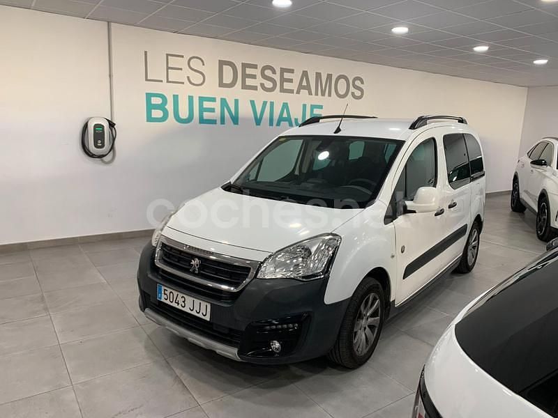 Usado Peugeot Partner Tepee Outdoor 120 CV (88 kW) 2015 Blanco Monovolumen