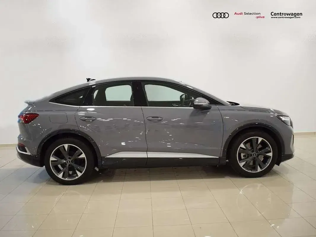 Usado Audi Q4 Sportback e-tron Ambiente 210 kW (286 CV) 2025 Gris SUV