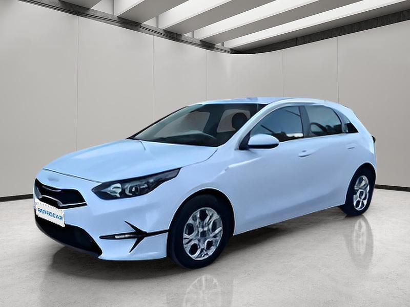 Blanco Usado 2024 Kia Ceed Utilitario | 18.990 € (Precio justo) - Imagen 1/4