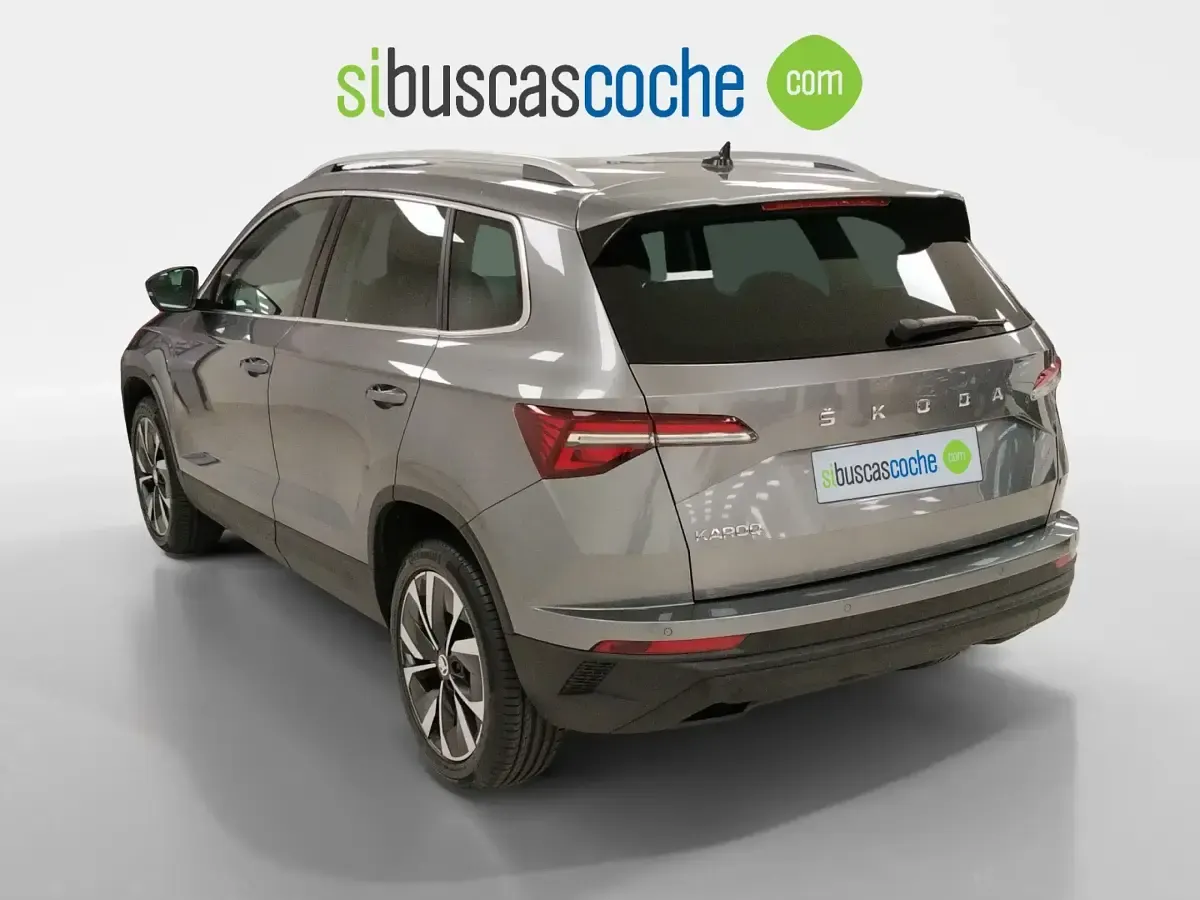 Usado Skoda Karoq Style 150 CV (110 kW) 2022 Gris/plata SUV
