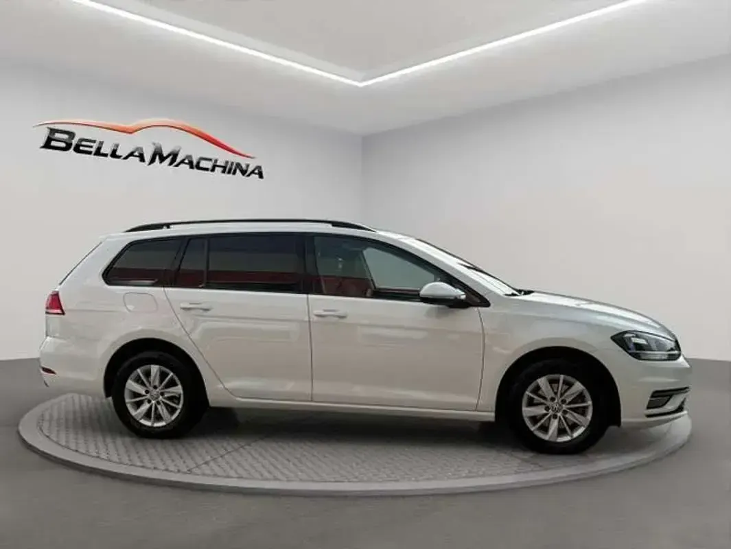 Usado VW Golf VII Edition 116 CV (85 kW) 2019 Blanco Familiar