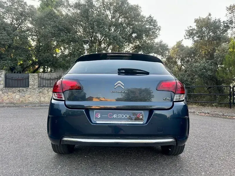 Usado Citroën C4 Tonic 114 CV (83 kW) 2015 Azul Berlina