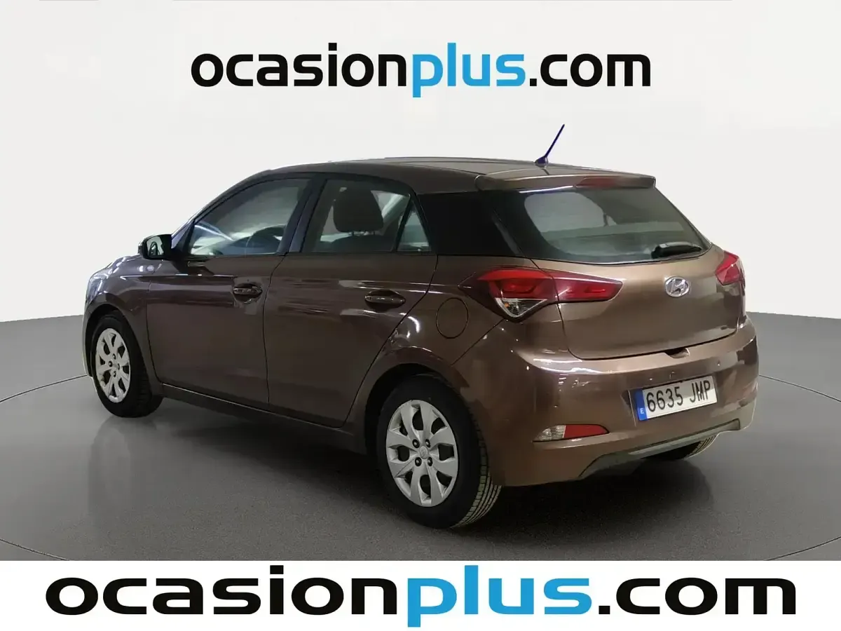 Usado Hyundai i20 101 CV (74 kW) 2016 Marrón Berlina