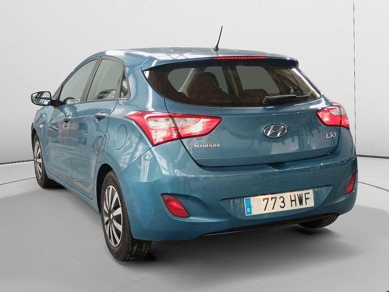 Usado Hyundai i30 GO! 90 CV (66 kW) 2014 Azul Berlina