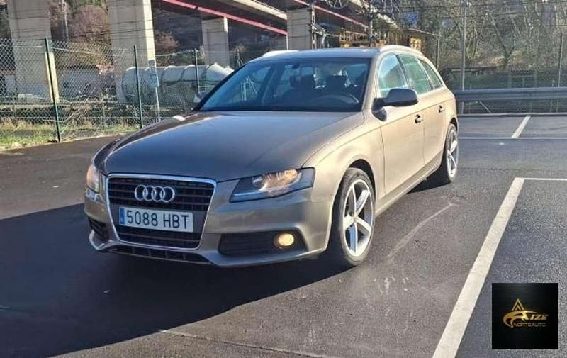 Usado Audi A4 Advanced 143 CV (105 kW) 2011 Amarillo Familiar