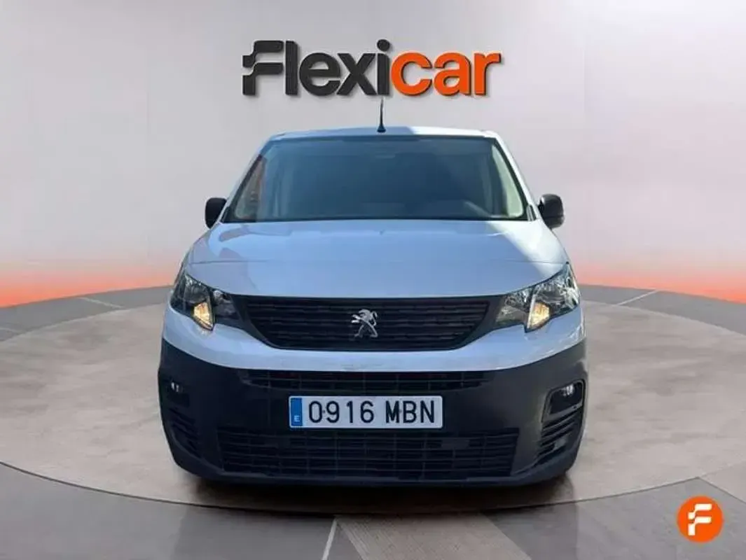 Usado Peugeot Partner 102 CV (75 kW) 2022 Blanco Monovolumen