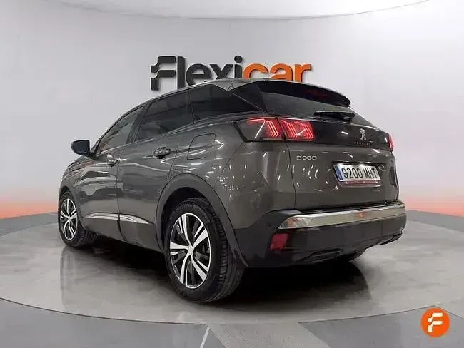 Usado Peugeot 3008 Allure 180 CV (132 kW) 2023 Gris SUV
