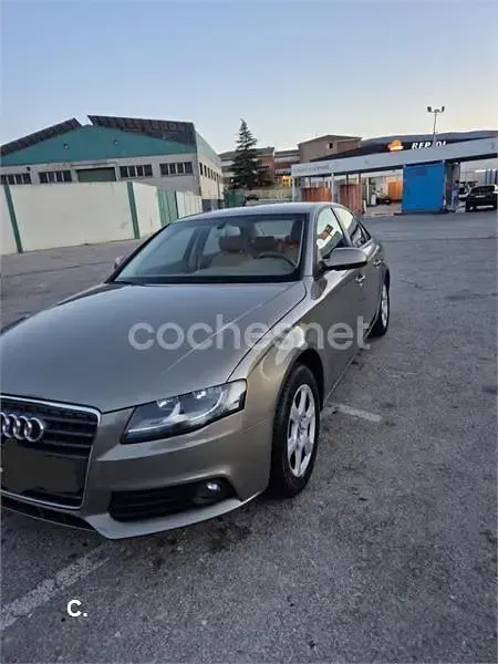 Usado Audi A4 120 CV (88 kW) 2010 Marrón Berlina