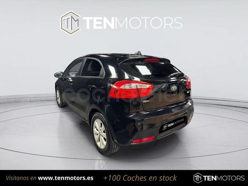Usado Kia Rio 75 CV (55 kW) 2014 Negro Berlina