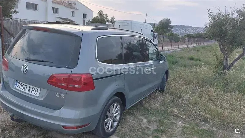 Usado VW Sharan Edition 140 CV (102 kW) 2010 Gris / plata Monovolumen