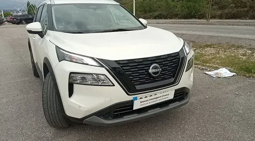 Usado Nissan X-Trail N-Connecta 214 CV (157 kW) 2024 Lunar white SUV