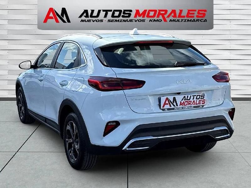 Usado Kia XCeed 100 CV (73 kW) 2024 Negro SUV