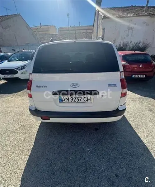 Usado Hyundai Matrix GLS 103 CV (75 kW) 2005 Blanco Monovolumen