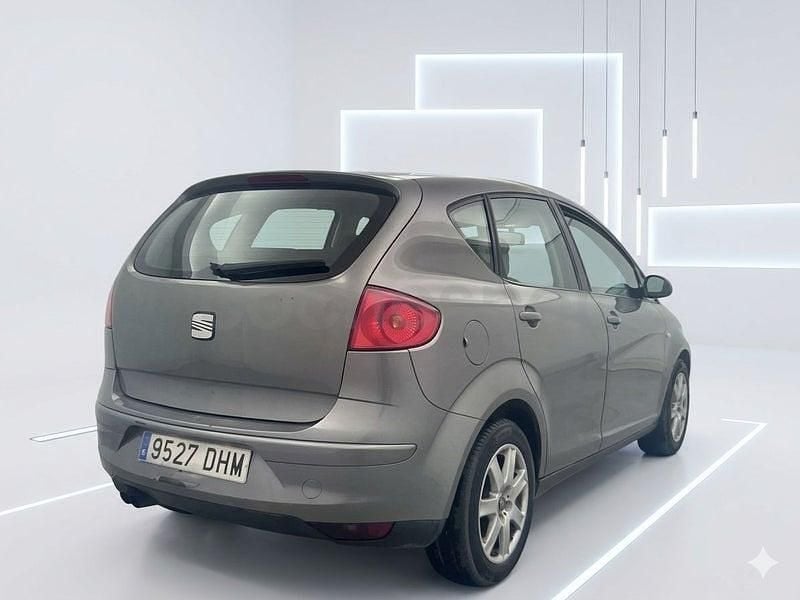 Usado Seat Altea Reference 105 CV (77 kW) 2006 Beige Monovolumen