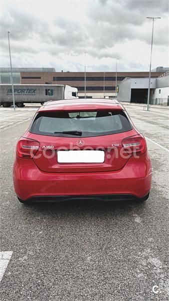 Usado Mercedes A180 Style 109 CV (80 kW) 2014 Rojo Berlina