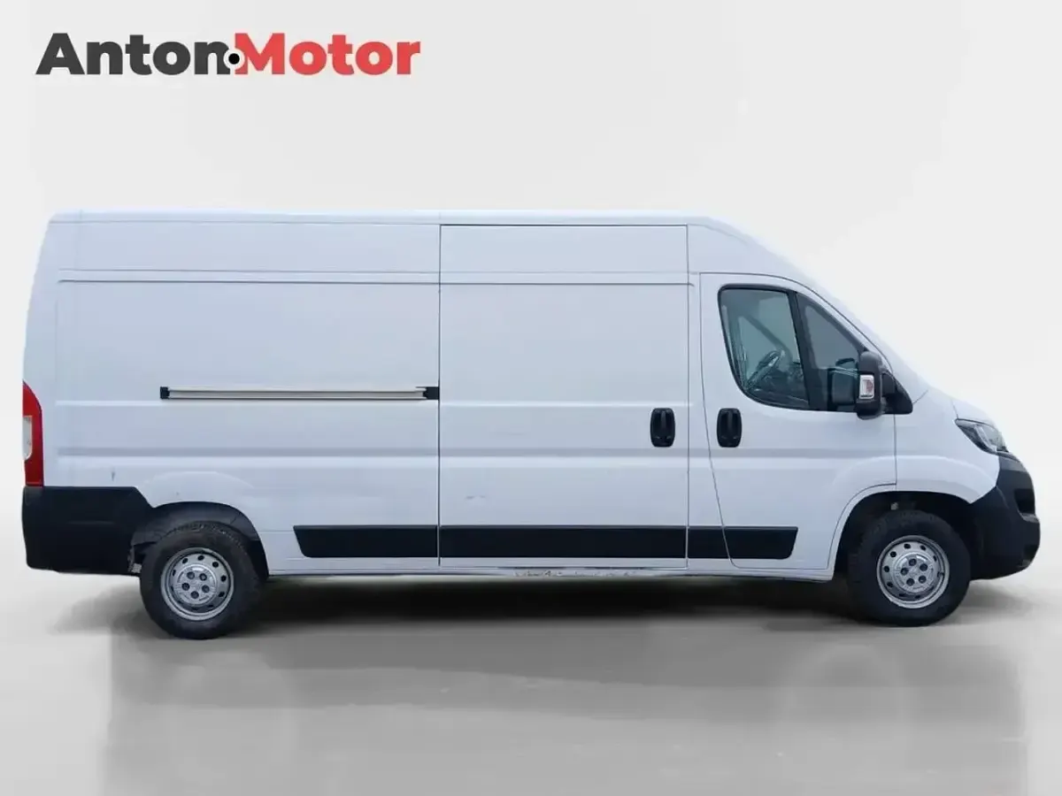 Usado Peugeot Boxer S 140 CV (102 kW) 2022 Blanco Van