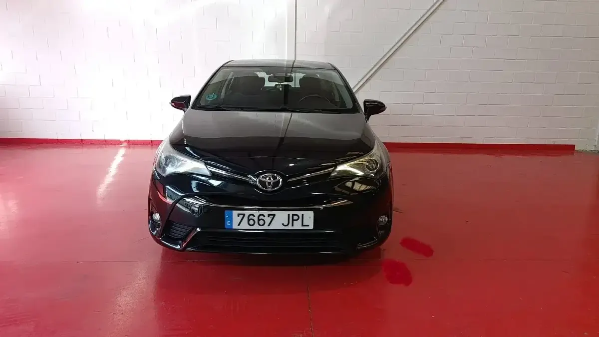 Usado Toyota Avensis Advance 143 CV (105 kW) 2016 Blanco Familiar