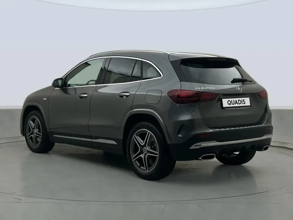 Usado Mercedes GLA250 218 CV (160 kW) 2025 Gris SUV