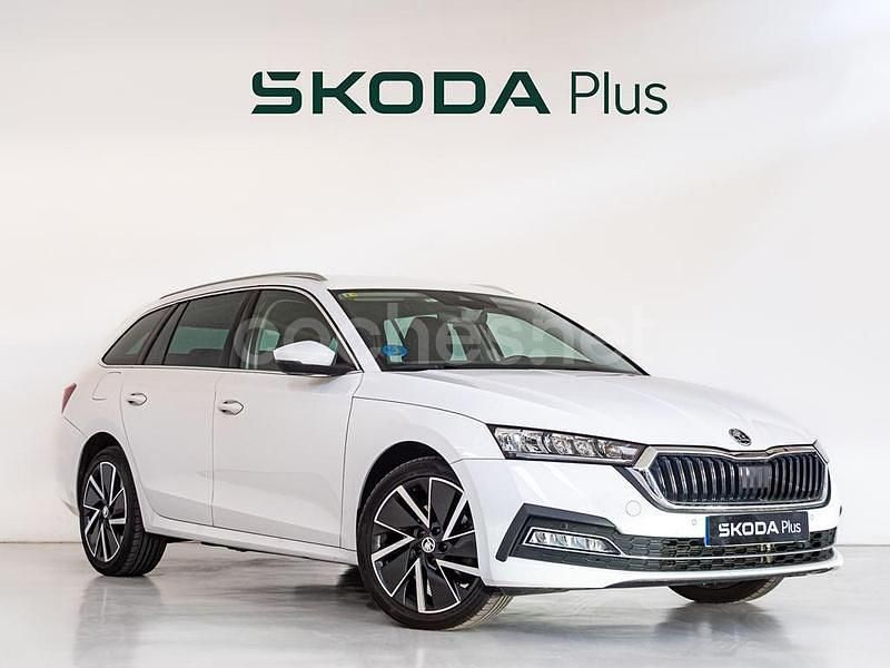 Blanco Usado 2021 Skoda Octavia Style Familiar | 23.400 € (Precio justo) - Imagen 1/4