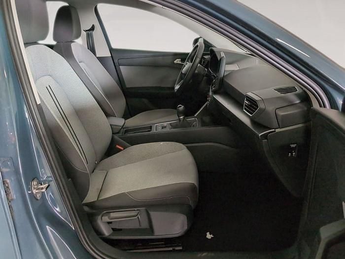 Usado Seat Leon Style 116 CV (85 kW) 2025 Azul Berlina