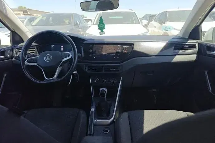 Usado VW Polo Life 95 CV (69 kW) 2022 Utilitario