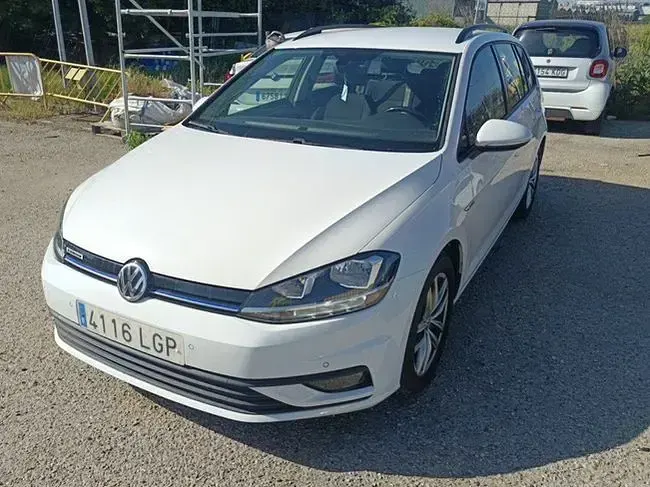 Usado VW Golf VIII Edition 130 CV (95 kW) 2020 Blanco Familiar