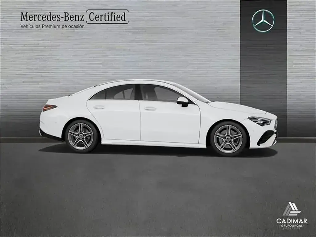 Usado Mercedes CLA200 150 CV (110 kW) 2025 Blanco polar Berlina