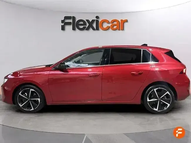 Usado Opel Astra Elegance 130 CV (95 kW) 2023 Rojo Berlina