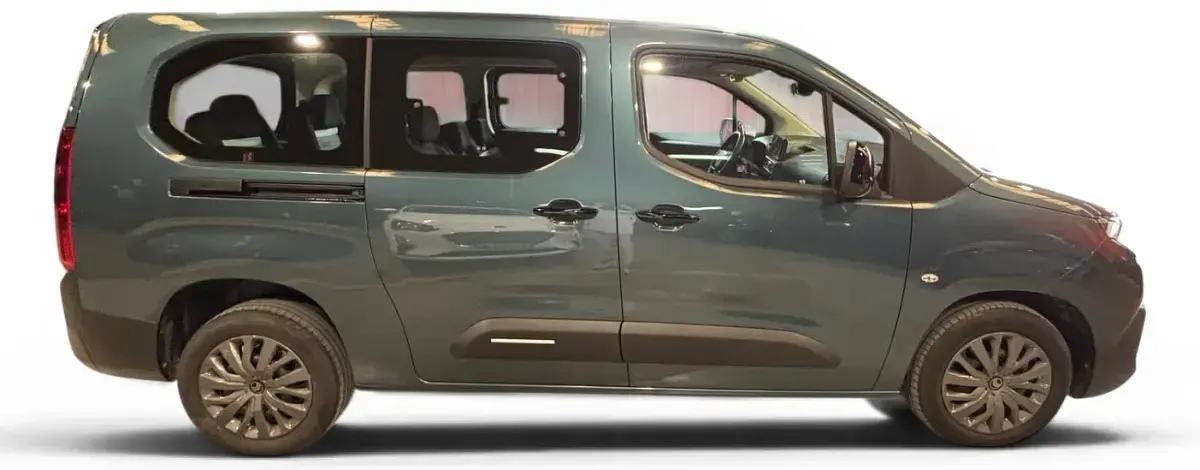 Usado Citroën Berlingo 131 CV (96 kW) 2025 Azul Monovolumen