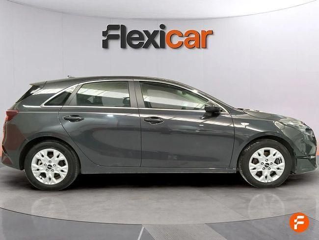 Usado Kia Ceed 100 CV (73 kW) 2023 Gris Utilitario