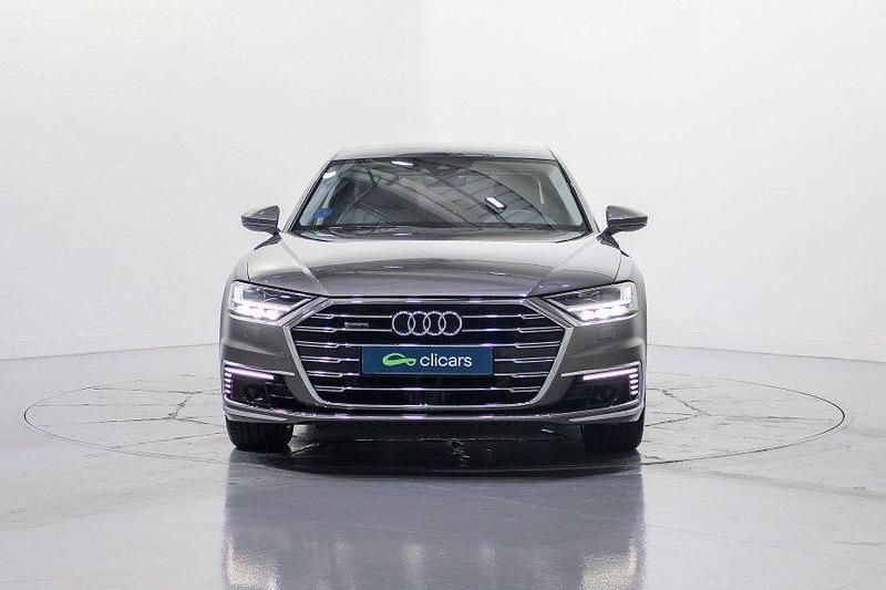 Usado Audi A8L Ambiente 449 CV (330 kW) 2021 Gris Berlina