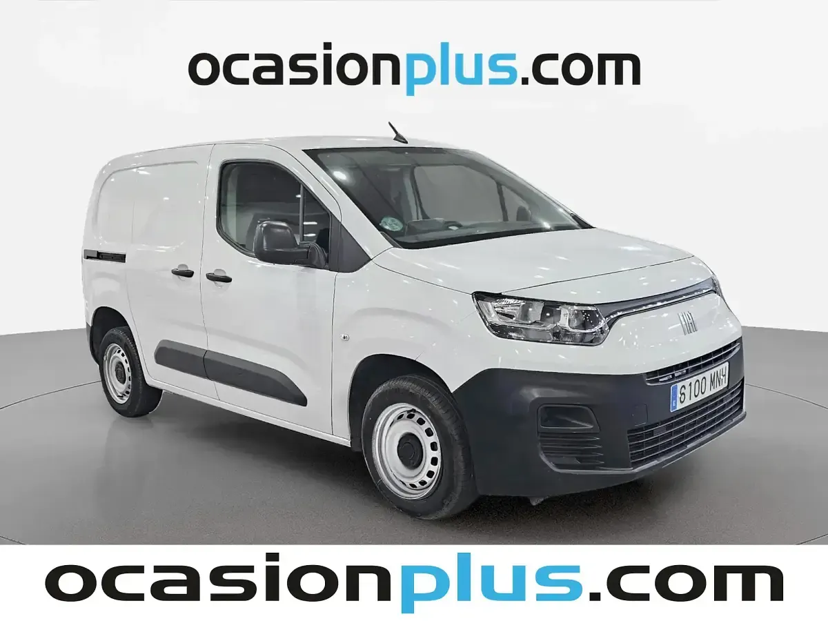 Usado Fiat Doblò 100 CV (73 kW) 2024 Blanco Monovolumen