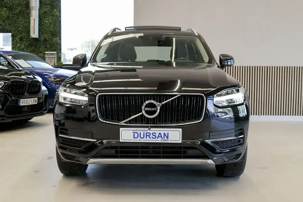 Begagnad Volvo XC90 Momentum 235 HK (172 kW) 2018 Svart SUV