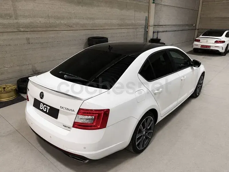 Usado Skoda Octavia RS 220 CV (161 kW) 2014 Blanco Familiar