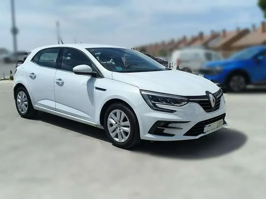 Usado Renault Mégane GrandTour Intens 140 CV (102 kW) 2021 Blanco Familiar